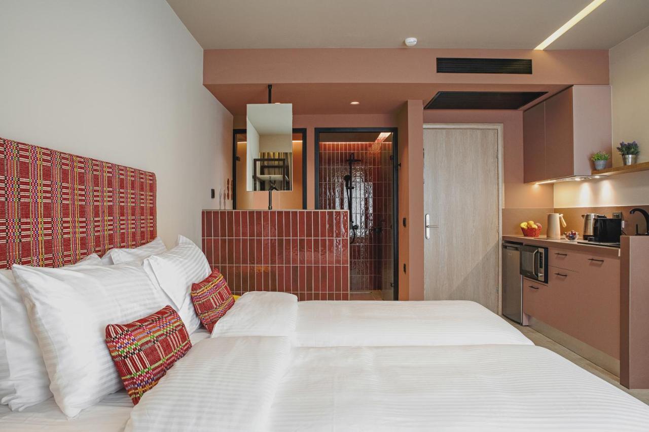 Pavo Art Aparthotel