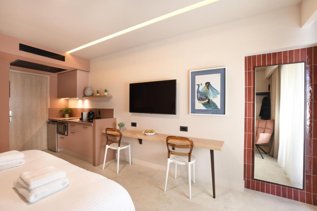 Pavo Art Aparthotel