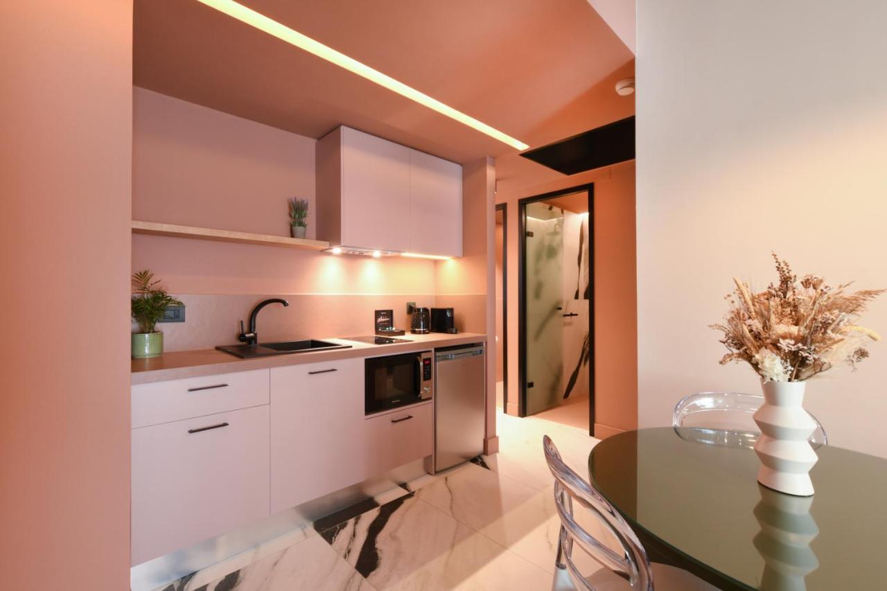 Pavo Art Aparthotel